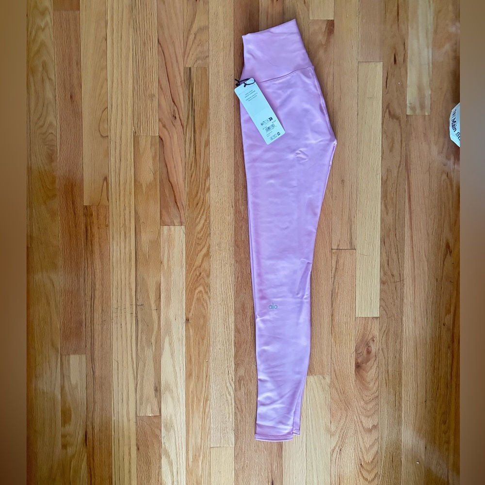 ALO Limited Edition Color High Waist Airlift Leggings Candy Heart Pink XS - Picture 3 of 3